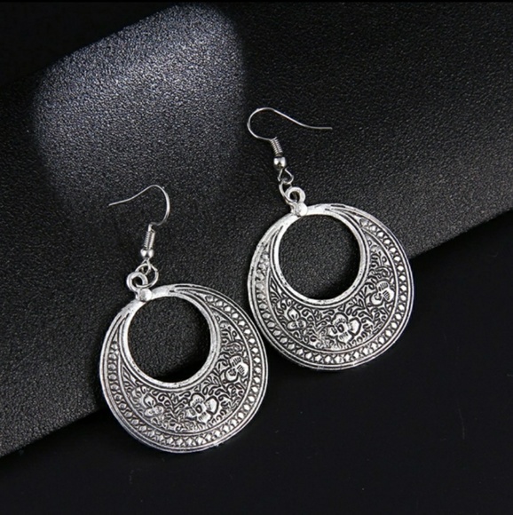 Jewelry - 50% OFF ⚡️ Boho Vintage Embossed Dangle